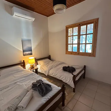 Forest View Aggeliki Karpenísion